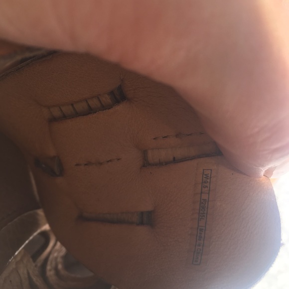 Strappy tan wedges - Picture 9 of 9